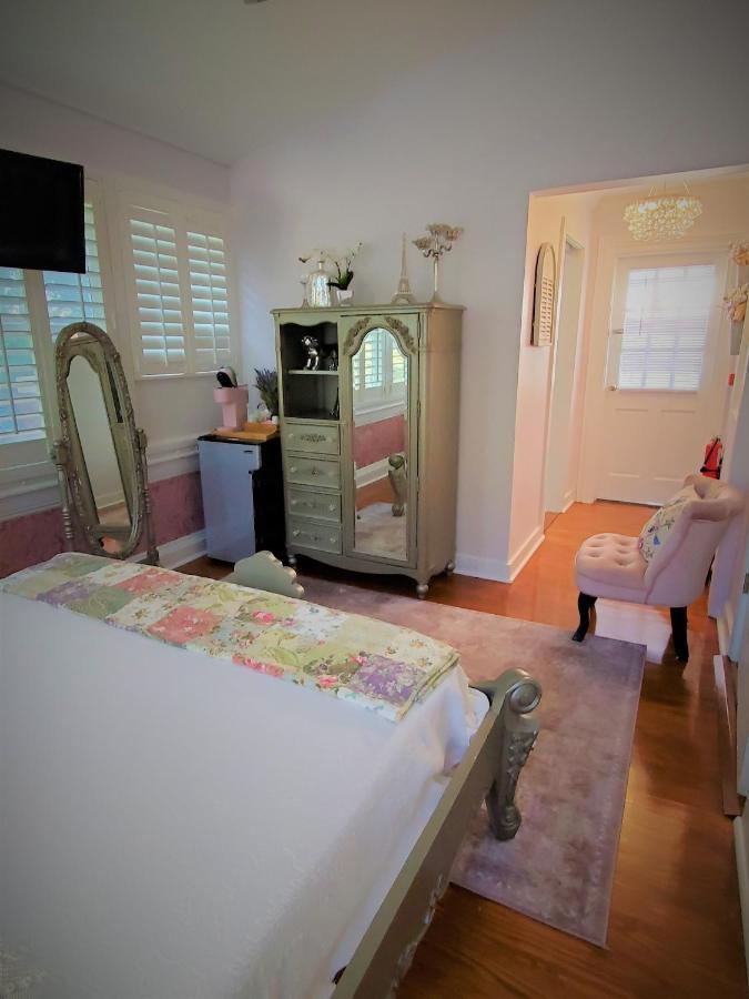 Small Queen Room,1105976637:JPEG