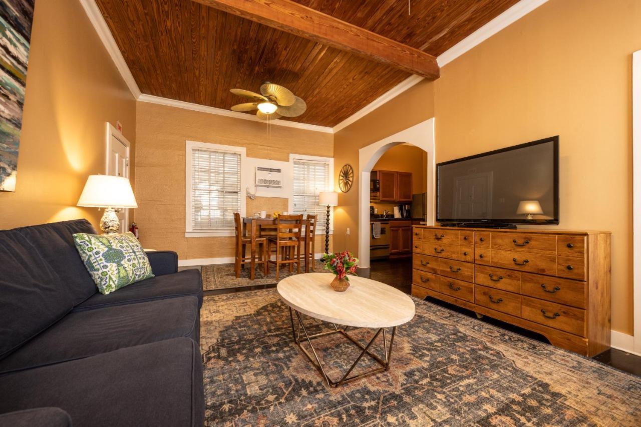 One Bedroom Queen Villa Private Porch