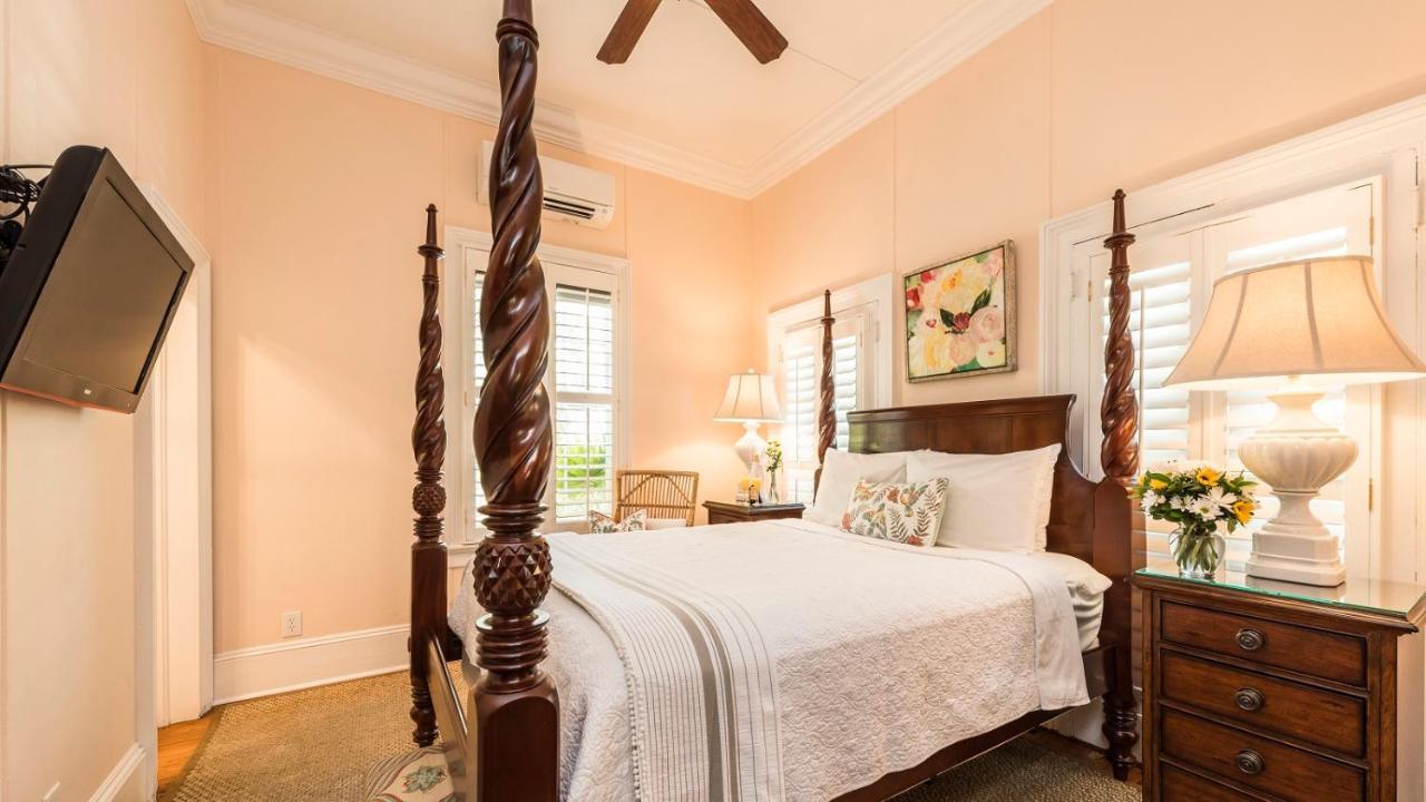Veranda Room,696360171:JPEG