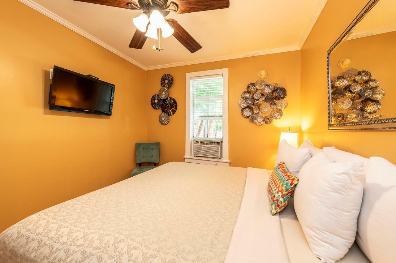 Two Bedroom Pool-Side King Villa