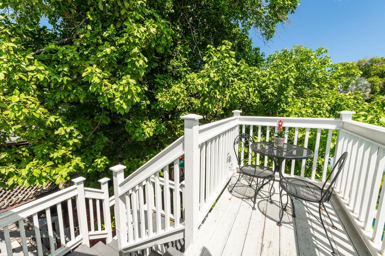 Deluxe Three Bedroom Villa Private Deck