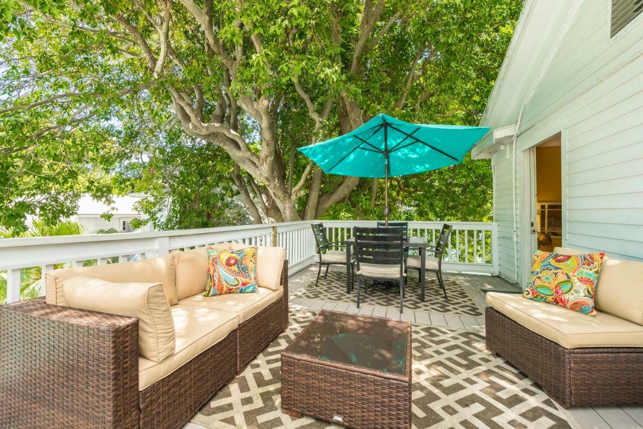 Deluxe One Bedroom Villa Private Deck