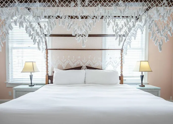 Classic King With Balcony At Curry Mansion Key West